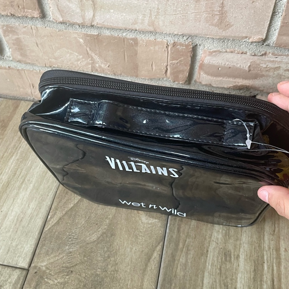 Wet n Wild Cruella De Vil Absolutely Beastly Cosmetic Bag - Picture 3 of 7